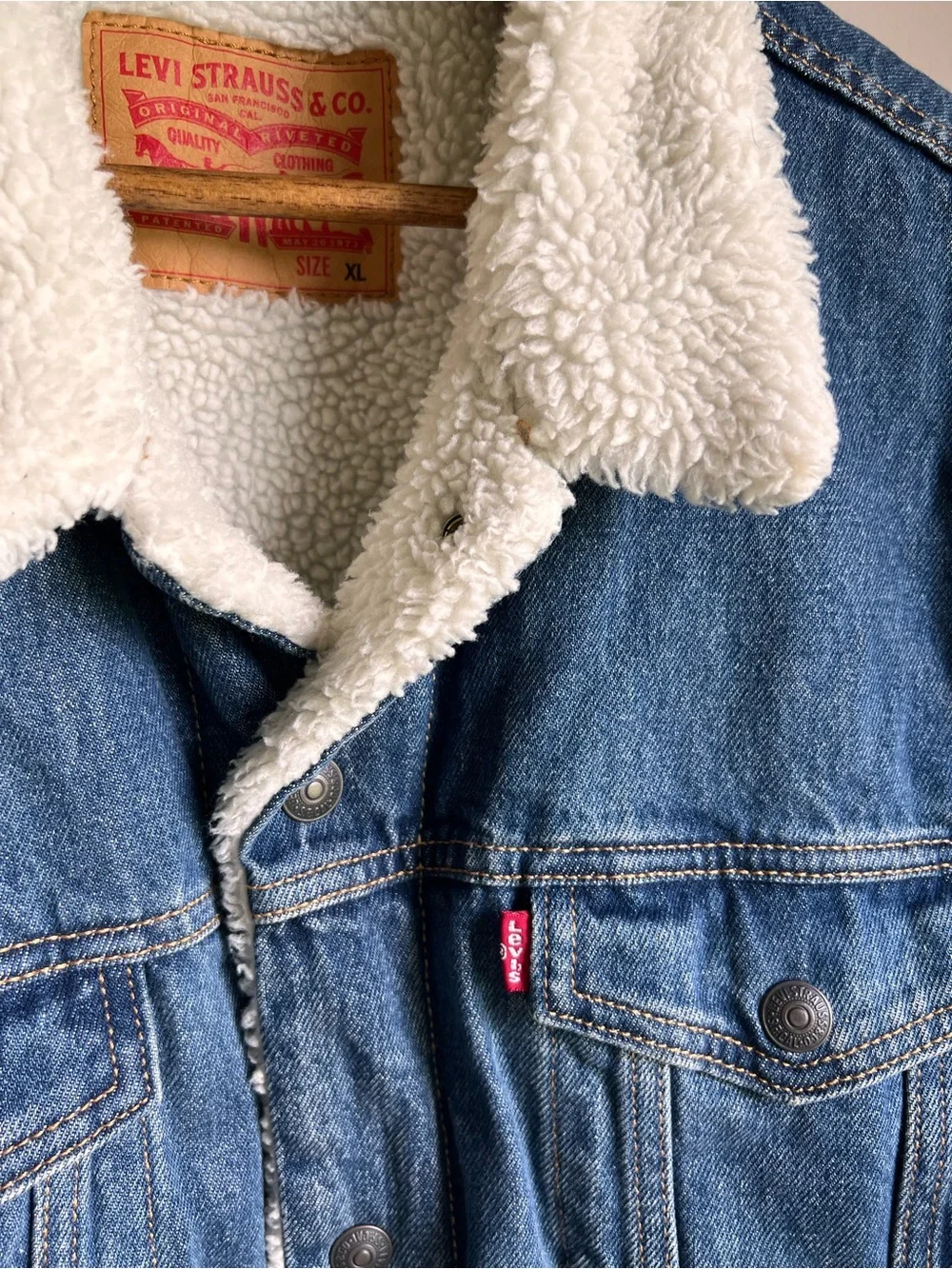 Levi’s Mens XL Sherpa Lined Denim Trucker Jacket Blue Jean Fleece Western - Picture 2 of 8